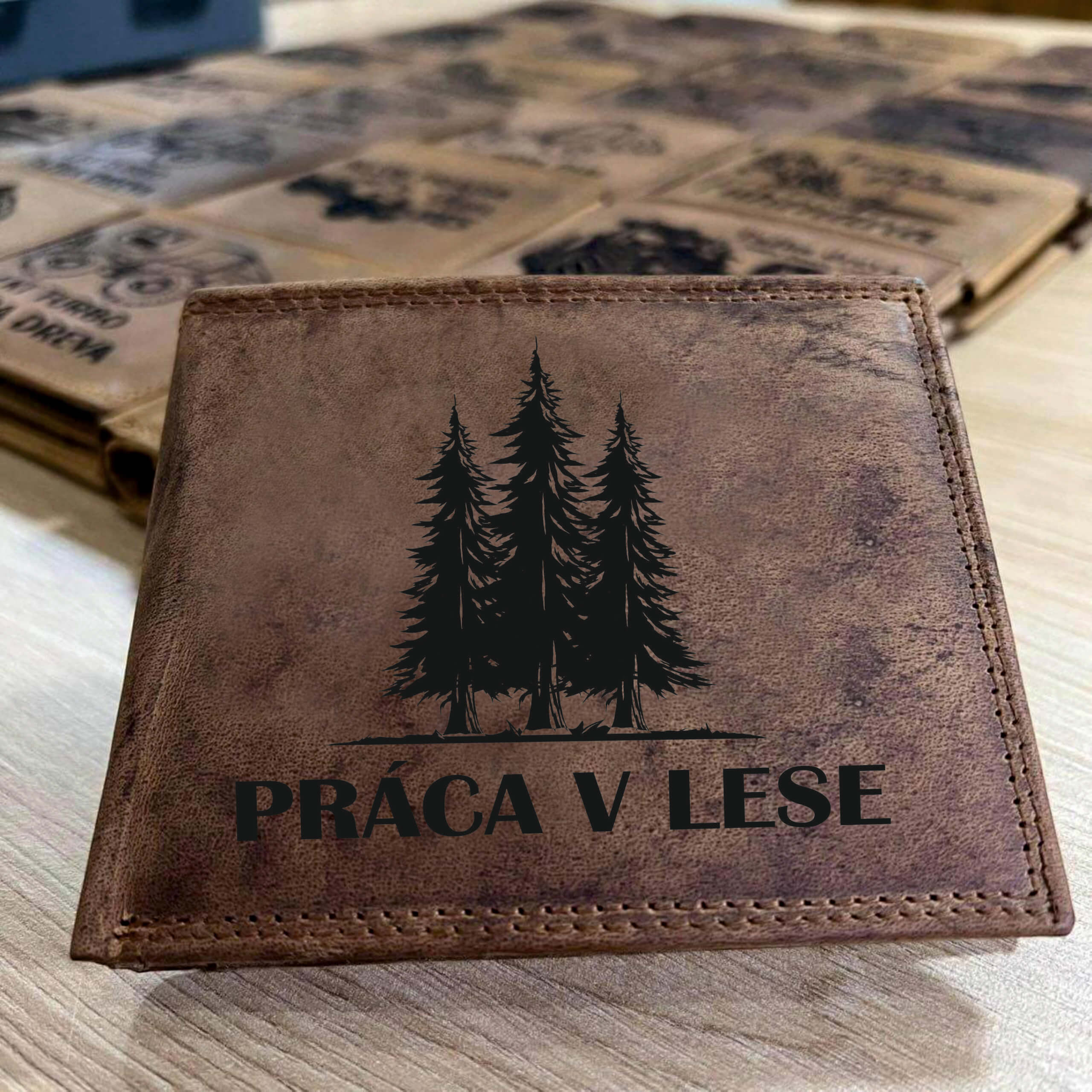 Pánska peňaženka vzor PRÁCA V LESE