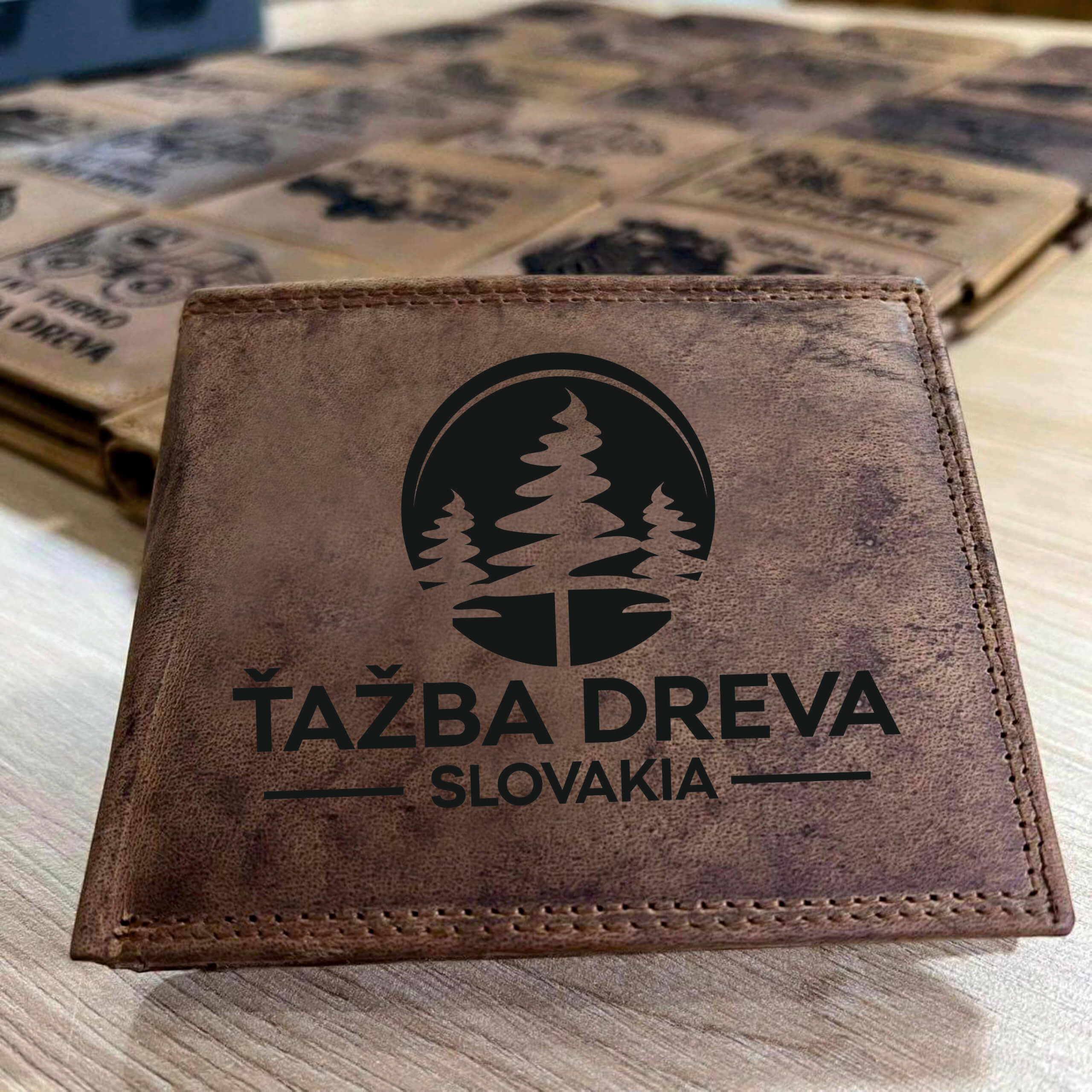 Pánska peňaženka vzor ŤAŽBA DREVA